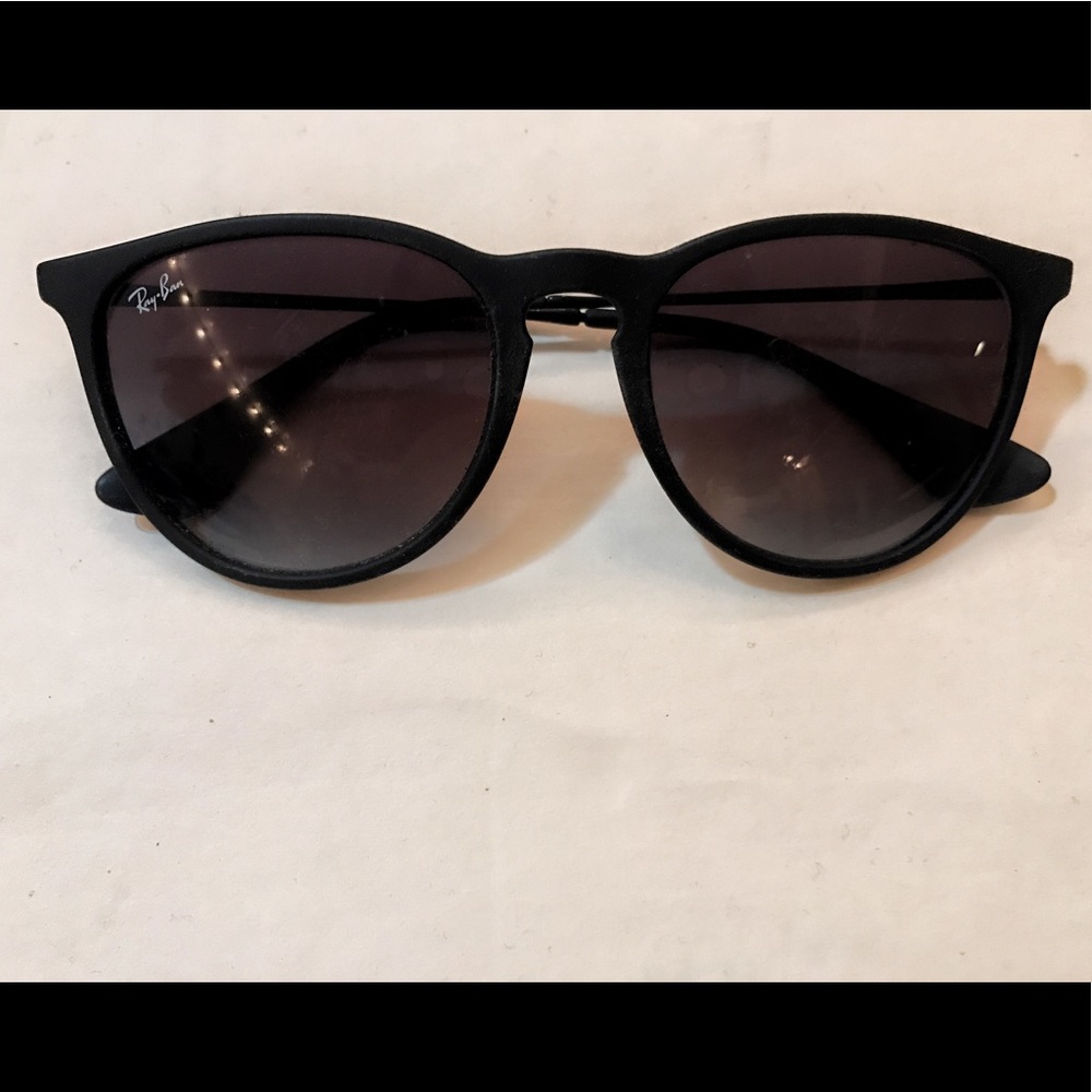 Ray-Ban Women's Erika matte black sunglasses